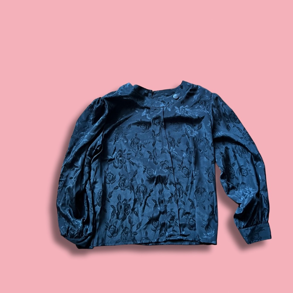 Black flowered blouse with button detail